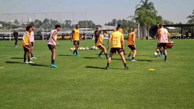 Corinthians se reapresenta e inicia preparação para encarar o Atlético-GO na Copa do Brasil