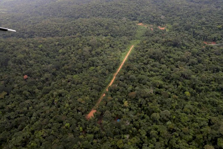 Garimpeiros utilizam mais de 1,2 mil pistas de pousos clandestinas na Amazônia, diz jornal