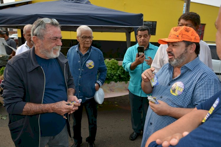 Carlos Bernardo visita Feira Central em Nova Andradina