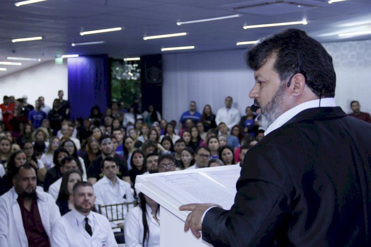 Carlos Bernardo recebe moção de congratulação da Câmara de Ponta Porã