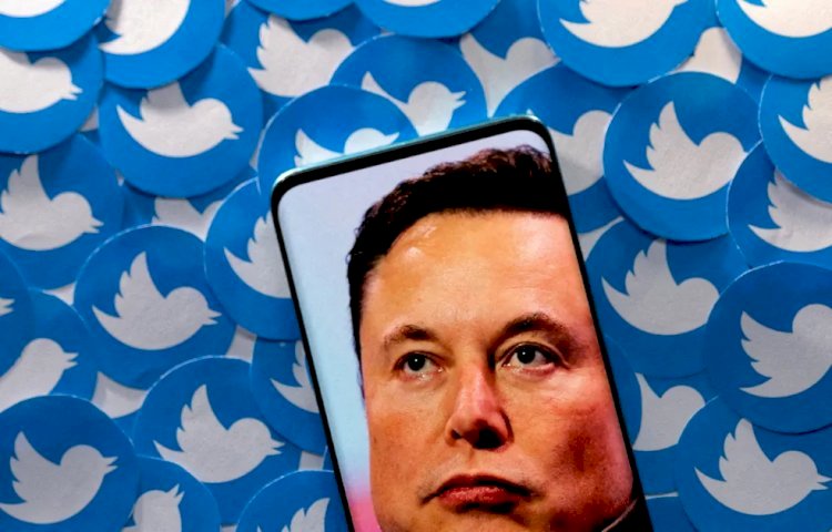 Acionistas aprovam compra do Twitter por Elon Musk, que tenta deixar a negociação