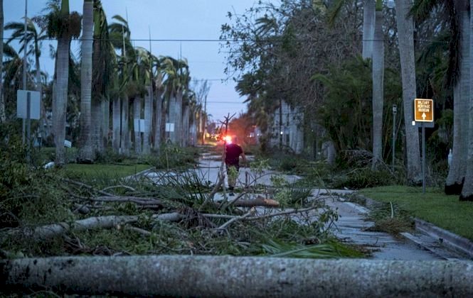 Furacão Ian causa 'destruição catastrófica' na Flórida e em Cuba; veja imagens