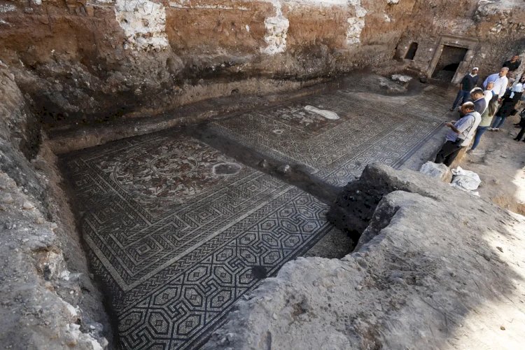 Mosaico romano de mais de 1.600 anos é encontrado em antigo reduto rebelde na Síria