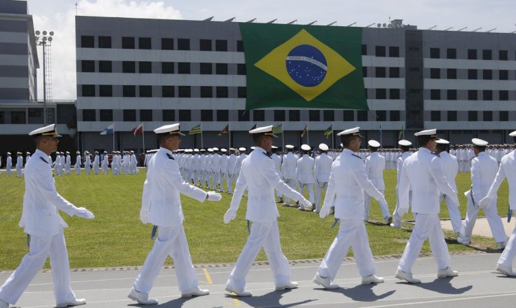 Marinha abre processo seletivo para oficiais temporários