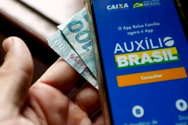 Auxílio Brasil: Caixa volta a liberar empréstimo consignado