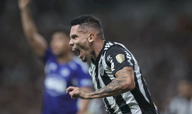 Paulinho decide e Atlético-MG chega à fase de grupos da Libertadores
