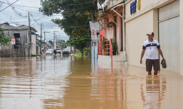 Com milhares sem abrigo, Rio Branco deve sofrer com mais chuvas fortes
