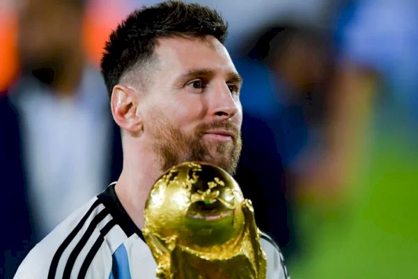 Com Messi próximo do 100º gol e em clima de festa, Argentina volta a campo