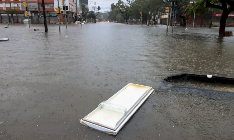 Com volta da chuva, aulas são suspensas em Porto Alegre