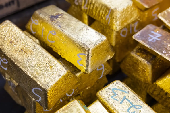 China amplia reservas em US$ 19,5 bilhões e acelera compra de ouro ao maior ritmo em três anos