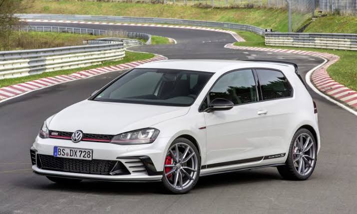 Volkswagen e Audi anunciam recall de 2,8 milhões de carros por risco na direção
