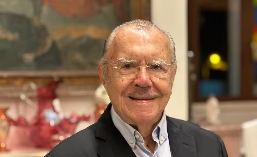 José Sarney é internado com pneumonia em São Luís; estado de saúde é estável