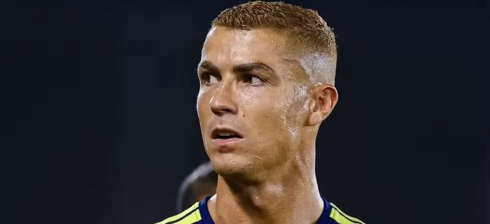 Cristiano Ronaldo reaparece no Al-Nassr com visual renovado após deixar concentração de Portugal