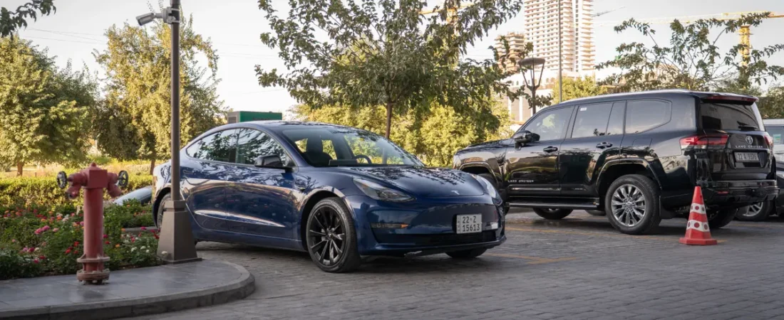 Tesla supera expectativas de entregas no terceiro trimestre e ações avançam